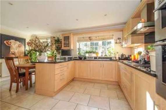 5&nbsp;Bedroom&nbsp;Detached